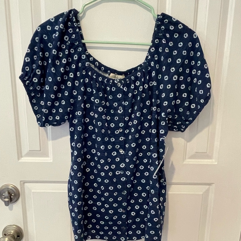 NWT Off-Shoulder Knit Top - Medium